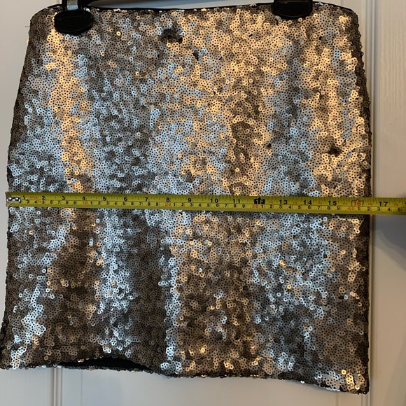 Dynamite sequins mini skirt - Picture 5 of 6